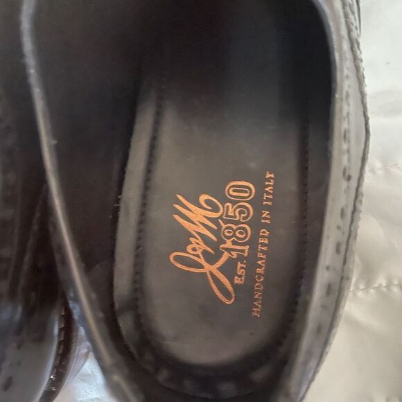 Men’s- Johnson and Murphy Black 10.5 great condition!! Wingtip, leather crafted - Picture 11 of 15